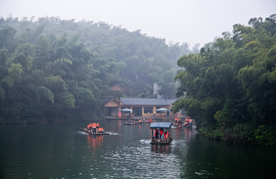 蜀南竹海海中海景区竹排