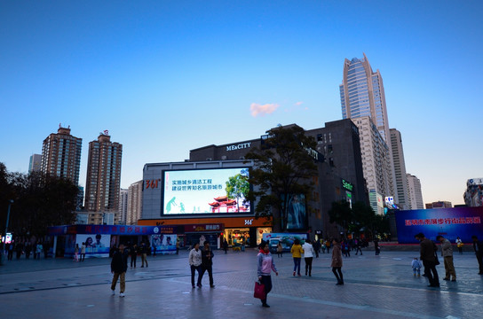 昆明南屏步行街夜景