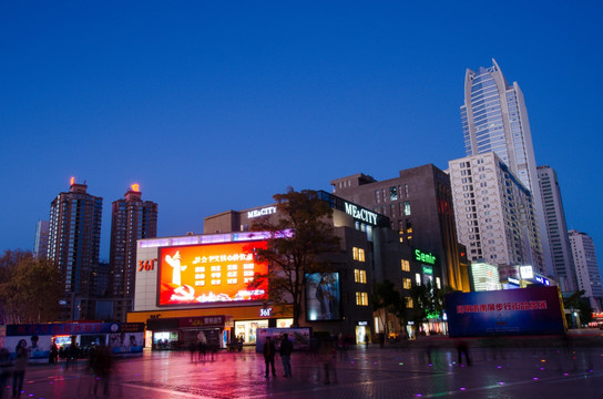 昆明南屏步行街夜景