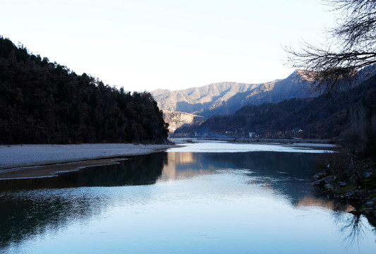 洛河冬景