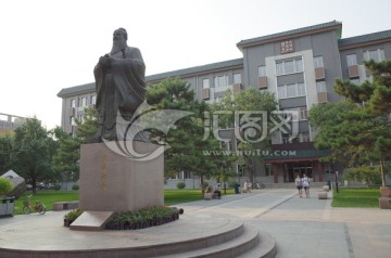 中国传媒大学