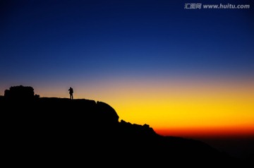 登山 夕阳红