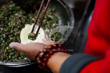 过年包饺子