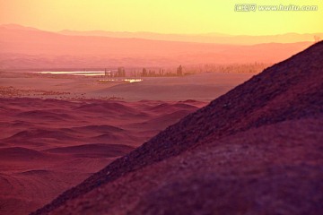 沙漠 云海 金色沙地