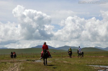 骑马旅游