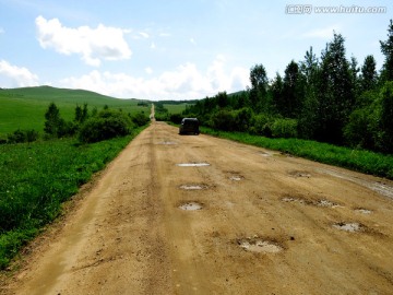 山区边境公路 越野车