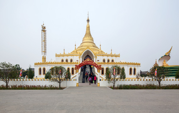 白马寺缅甸佛殿