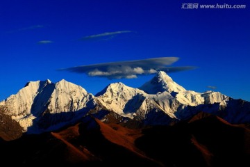 贡嘎雪山