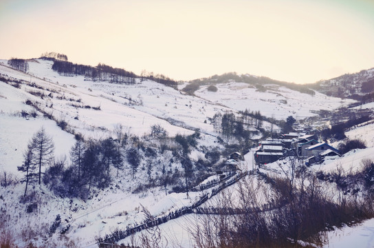 松岭雪村