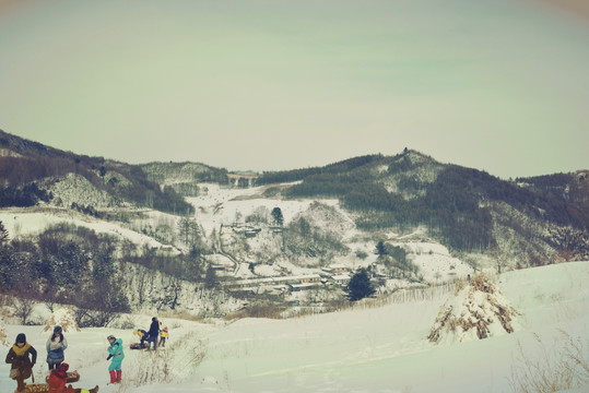 松岭雪村