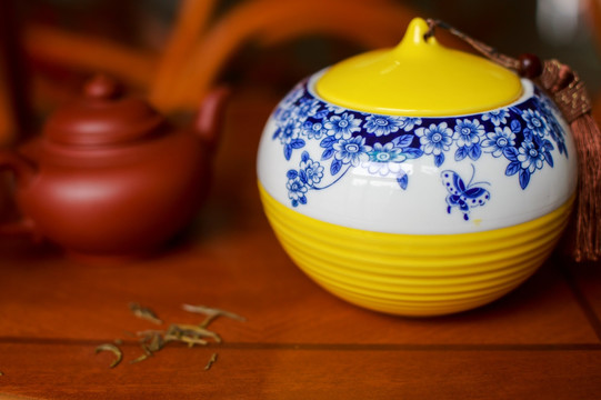 茶叶罐青花瓷茶罐