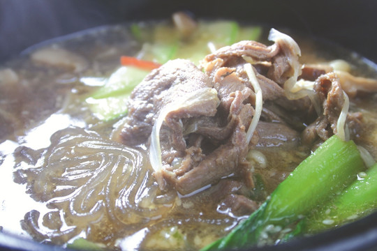 韩式石锅牛肉