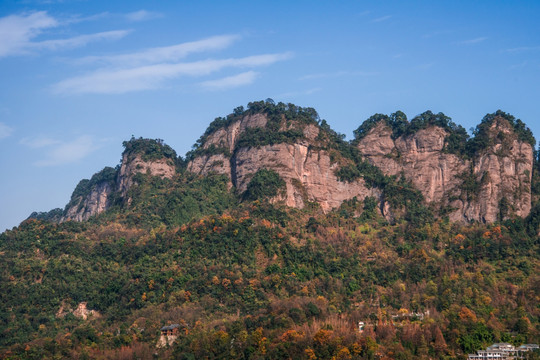 青城山金鞭岩