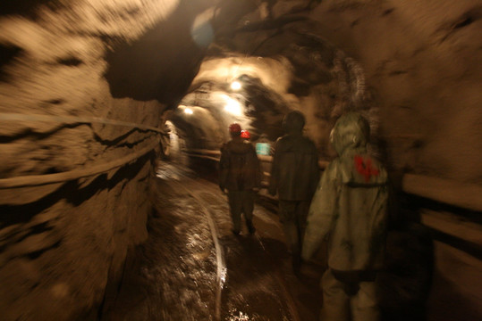 地下矿井 矿井中的工人