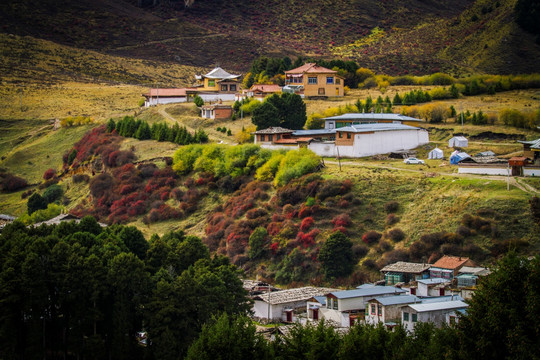 格尔底寺风光