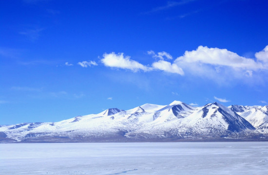 雪山圣湖