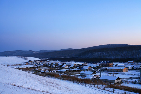 边塞雪村