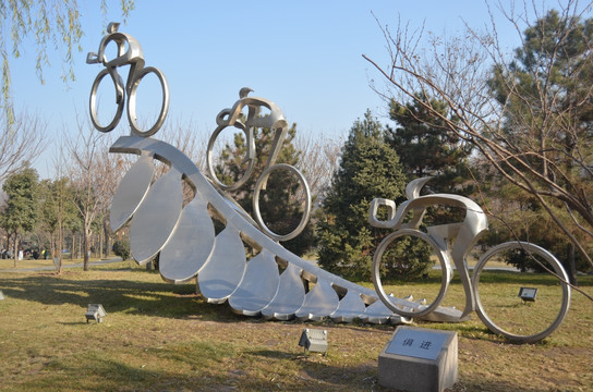 自行车骑行形象雕塑