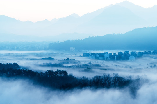 云雾 山村