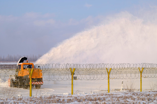 扬雪车