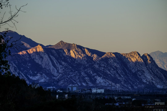 群山