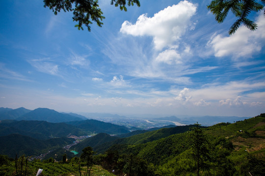 安顶山的天空 浙江 杭州 富阳