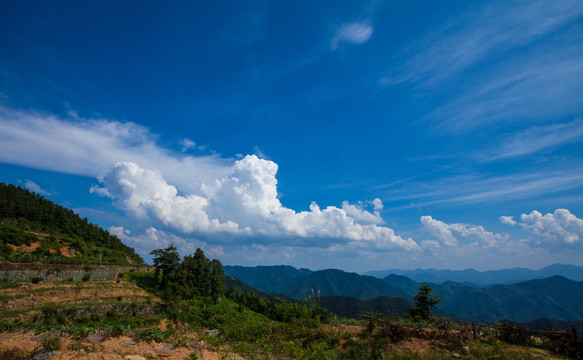 安顶山的天空 浙江 杭州 富阳