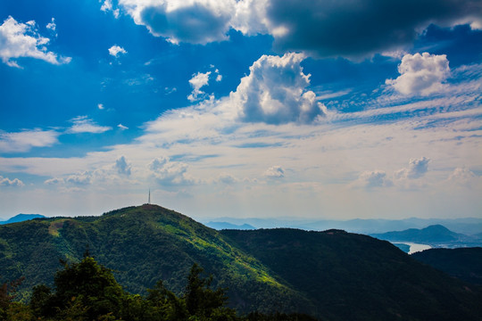 安顶山的天空 浙江 杭州 富阳