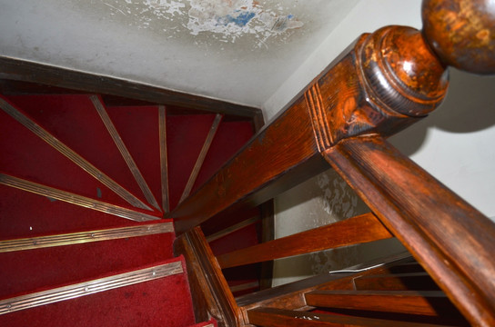 古典实木楼梯扶手立柱高清细节