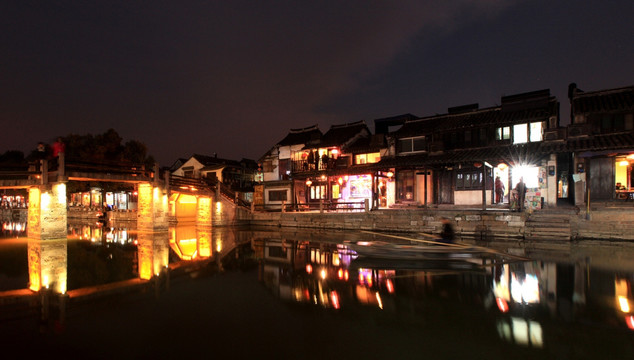 水乡古镇夜景