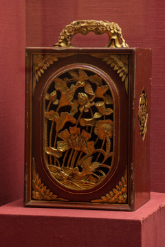 金漆木雕盒