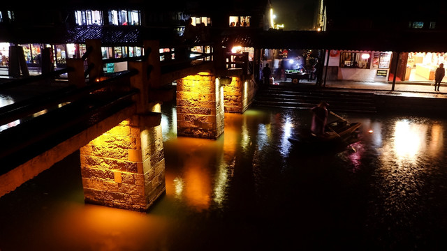 雨夜西塘