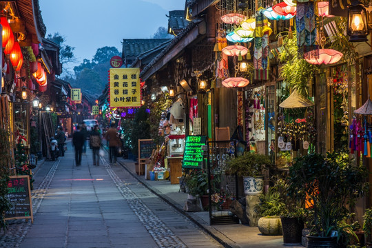 都江堰西街夜景