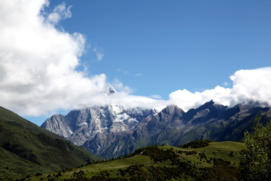 四姑娘山