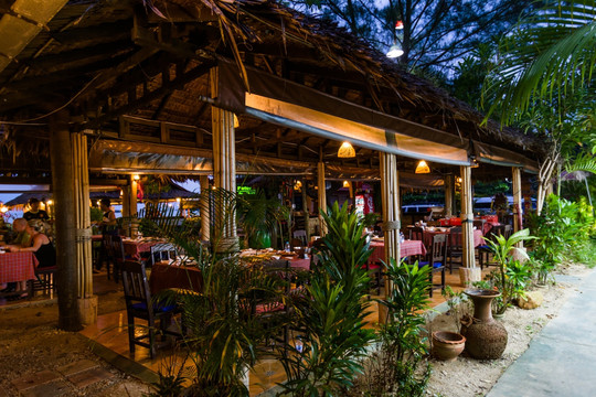 泰国普吉岛露天餐厅