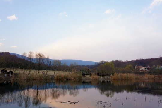 夕陽湖畔 寧靜湖畔