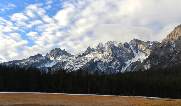 玉龙雪山