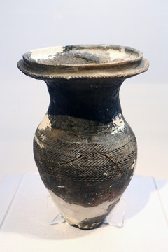 铁器时代黑陶罐
