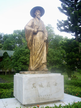 东坡居士雕像