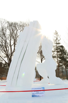 大力士雪雕