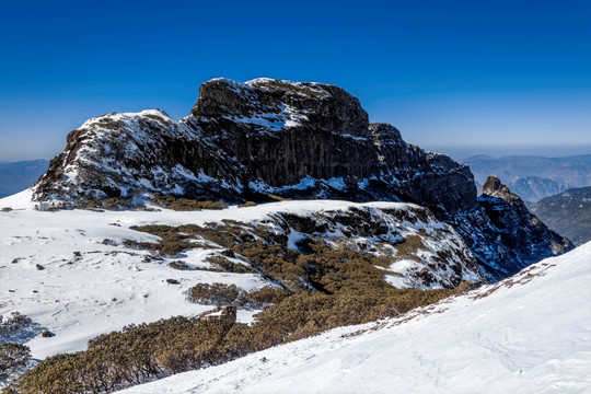 禄劝轿子雪山