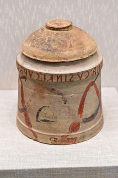 钟形奥拉陶罐
