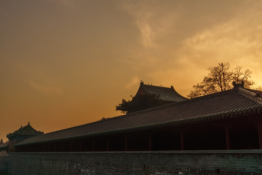 夕阳古建筑景观