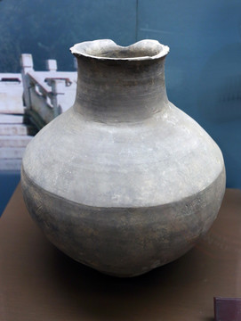 汉代陶壶