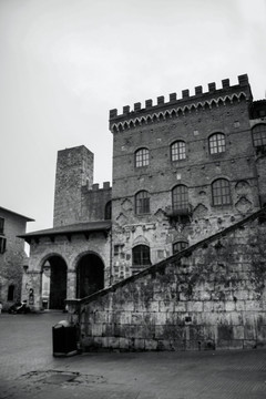 意大利中世纪古城圣吉米尼亚诺