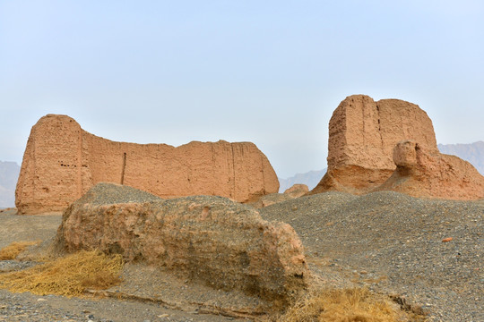 苏巴什古城墙