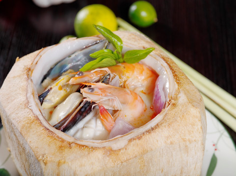 越南椰汁海鲜汤