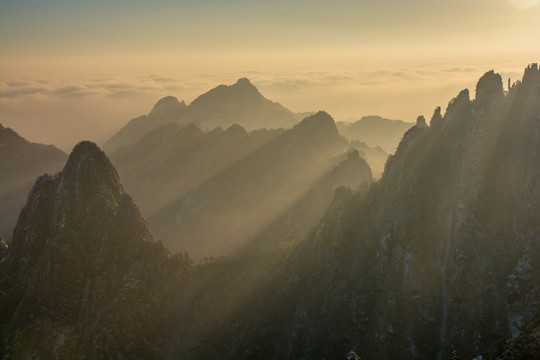 黄山晨辉