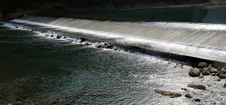 水坝