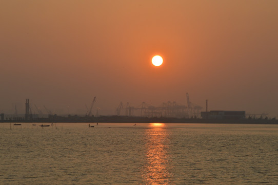 夕阳港口图片